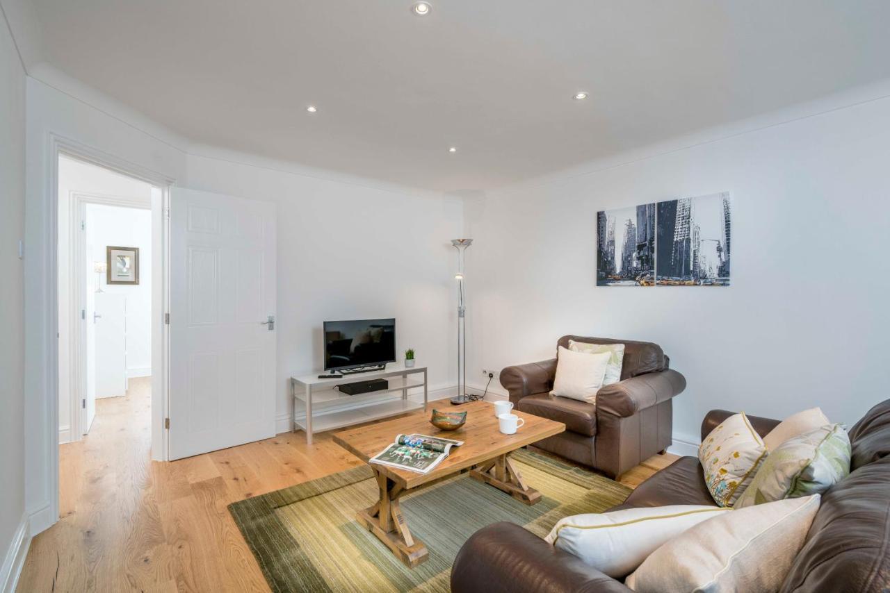 Splendid Apartment Near Vauxhall Tube London Exterior photo